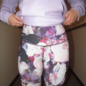 Old Navy Active Floral Pattern Leggings
